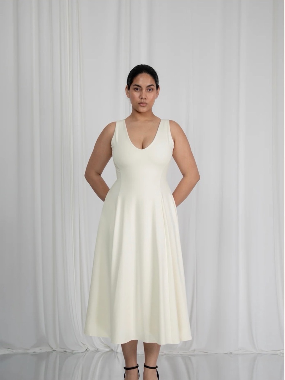 AYM Ivory V-Neck Midi Dress - Picture 3 of 3